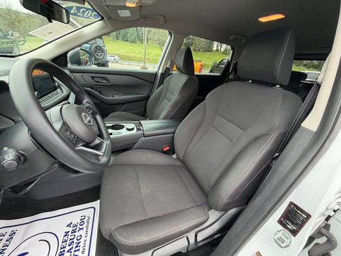 Used 2024 Nissan Rogue S AWD/4WD image 10