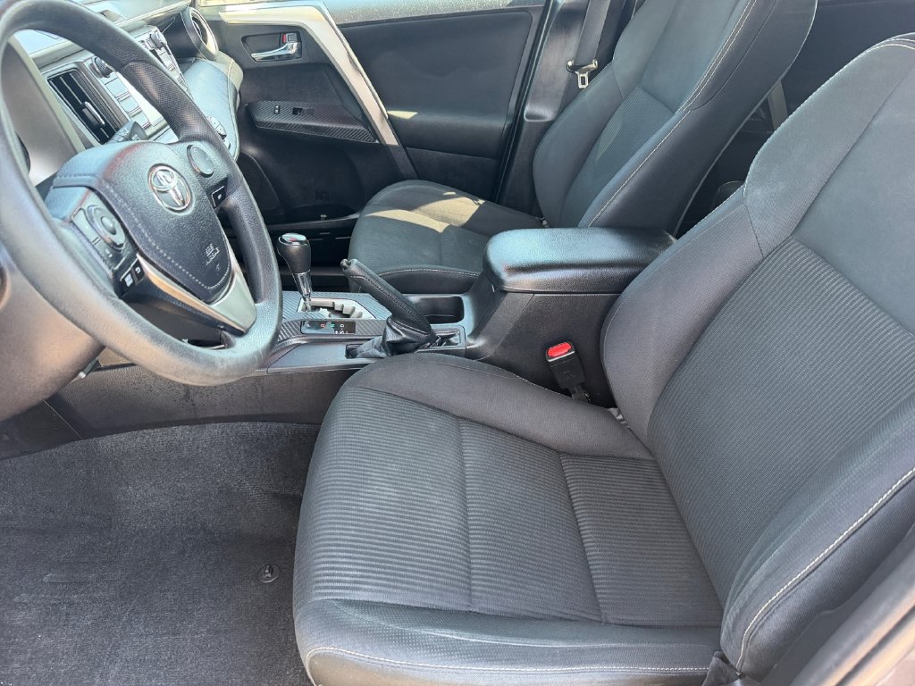 Used 2015 Toyota RAV4 XLE FWD image 10