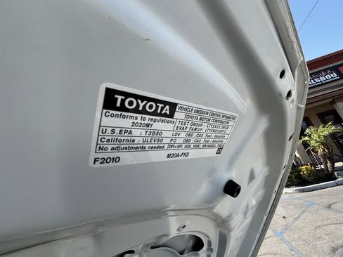 Used 2020 Toyota Corolla SE w/ SE Premium Package FWD image 12