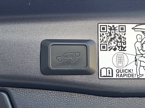 Used 2022 Toyota RAV4 Limited AWD/4WD image 16