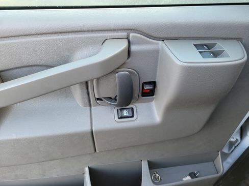 Used 2021 Chevrolet Express 2500 Work Van w/ Driver Convenience Package image 19