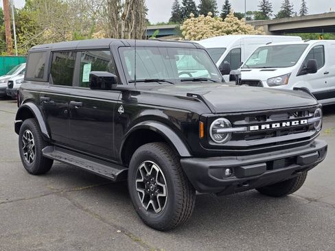 New 2026 Ford Bronco Outer Banks AWD/4WD image 7