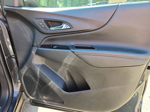 Used 2022 Chevrolet Equinox Premier image 48