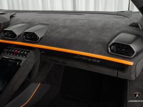 Used 2023 Lamborghini Huracan Tecnica image 48