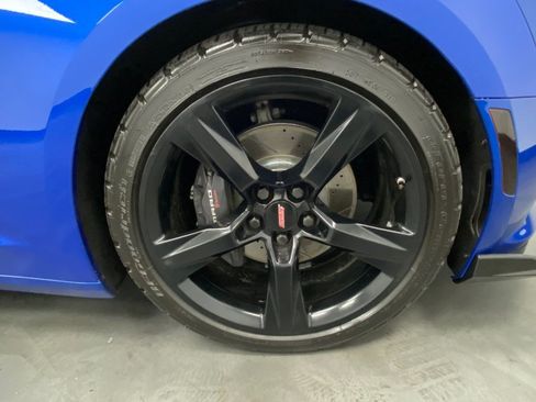 Used 2016 Chevrolet Camaro SS RWD image 16