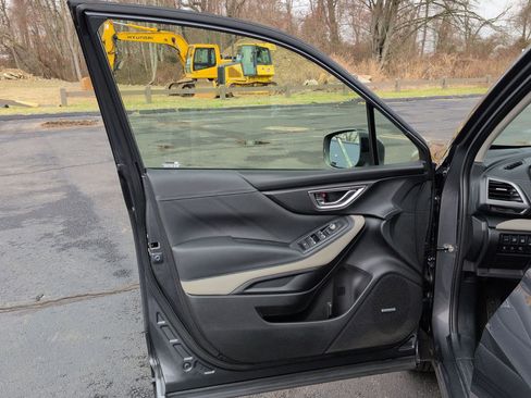 Used 2023 Subaru Forester Limited image 7