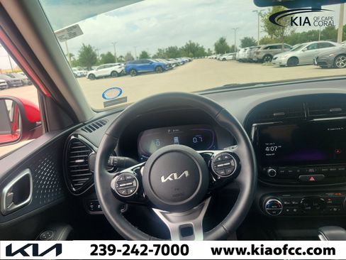 Used 2025 Kia Soul EX FWD image 22