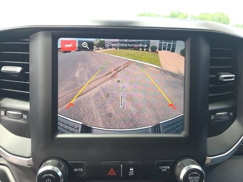 Used 2024 RAM 3500 Big Horn AWD/4WD image 34
