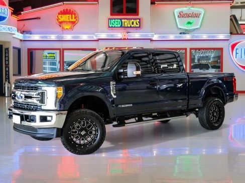 Used 2017 Ford F250 XLT w/ XLT Value Package image 2