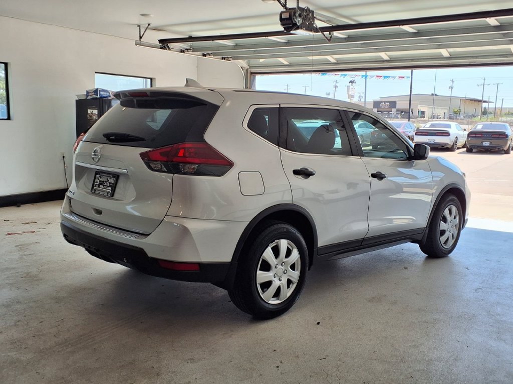 Used 2018 Nissan Rogue S FWD image 19