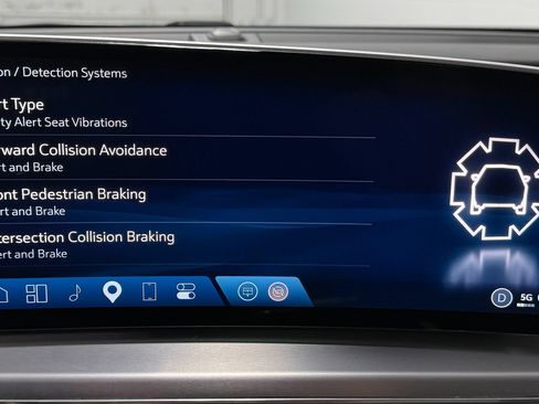 Used 2024 Cadillac Lyriq Sport RWD image 31