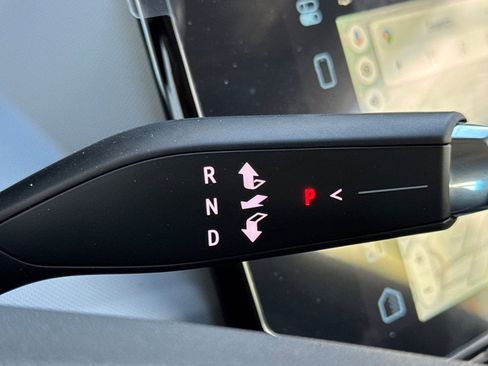 New 2027 Chevrolet Bolt LT w/ Comfort Package FWD image 21