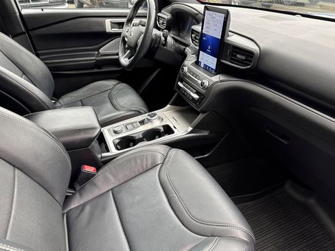 Used 2020 Ford Explorer ST w/ ST Street Pack AWD/4WD image 17