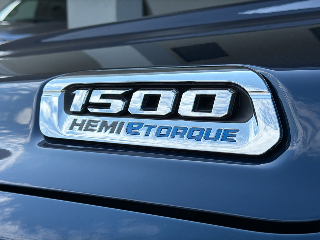 Used 2023 RAM 1500 Laramie AWD/4WD image 10