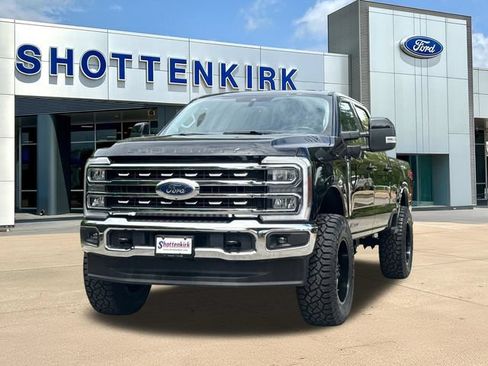 Used 2024 Ford F250 Lariat AWD/4WD image 3