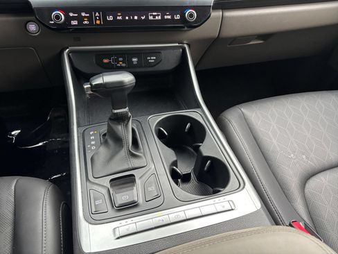 Used 2026 Kia Carnival FWD image 43
