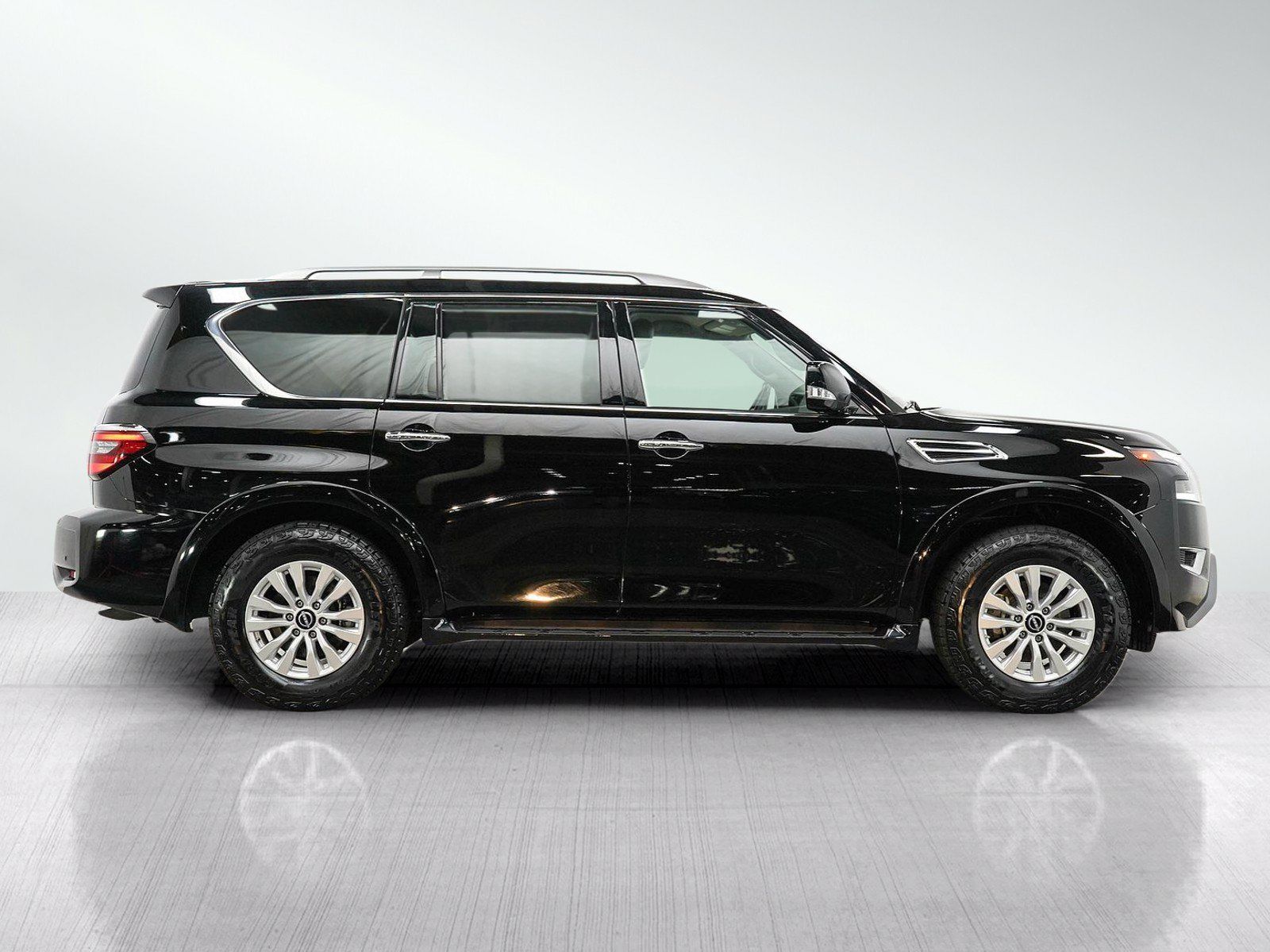 Used 2024 Nissan Armada SV AWD/4WD image 6