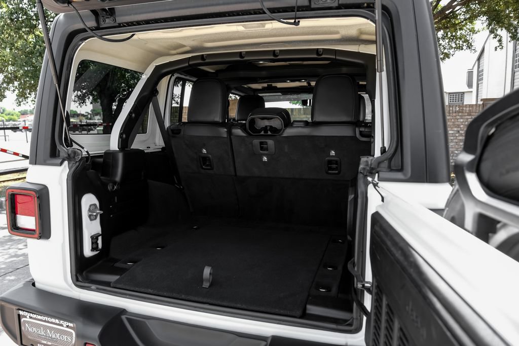 Used 2022 Jeep Wrangler Unlimited Sahara w/ Cold Weather Group AWD/4WD image 62