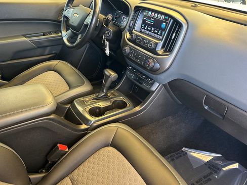 Used 2018 Chevrolet Colorado Z71 AWD/4WD image 18