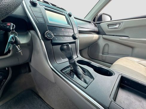 Used 2017 Toyota Camry LE image 26