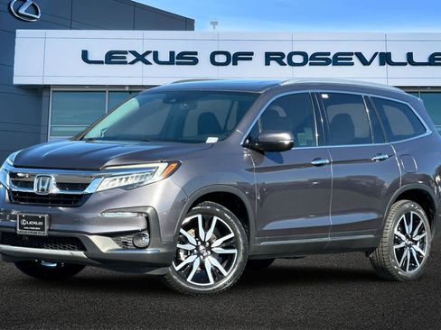 Used 2019 Honda Pilot Touring image 1