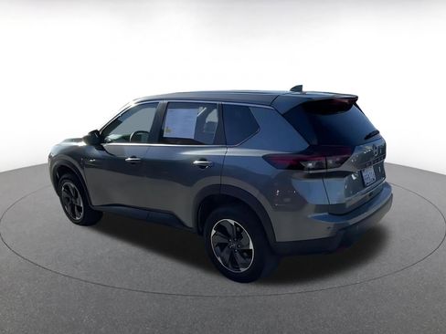 Used 2025 Nissan Rogue SV image 10