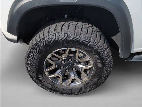 Used 2026 Chevrolet Colorado ZR2 w/ Technology Package AWD/4WD image 30