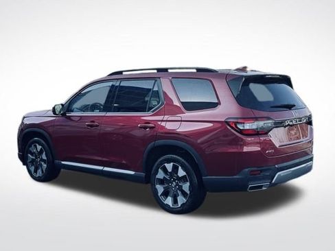 New 2026 Honda Pilot Touring image 8
