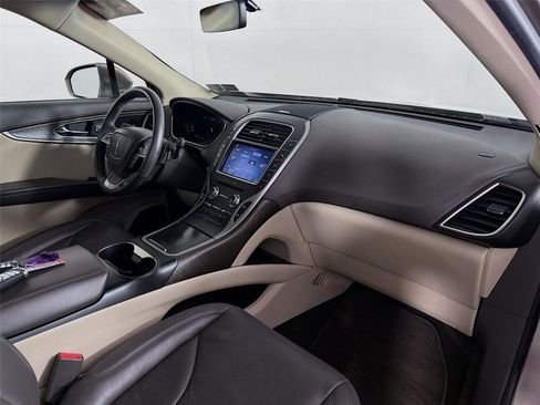 Used 2020 Lincoln Nautilus Reserve w/ Equipment Group 201A image 28