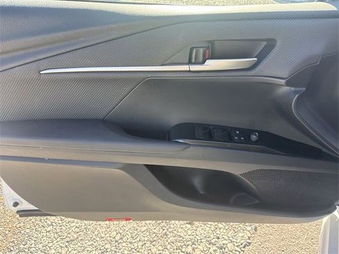 Used 2025 Toyota Camry Hybrid image 13