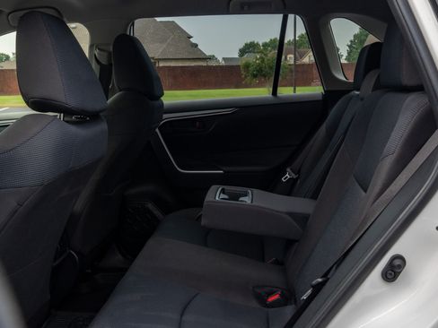 Used 2025 Toyota RAV4 LE AWD/4WD image 14