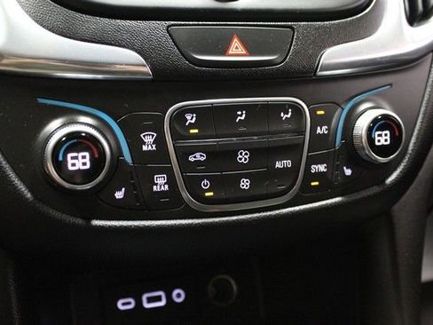 Used 2020 Chevrolet Equinox LT w/ Driver Convenience Package AWD/4WD image 27