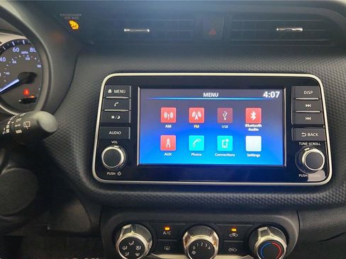 Used 2025 Nissan Kicks Play S FWD image 17