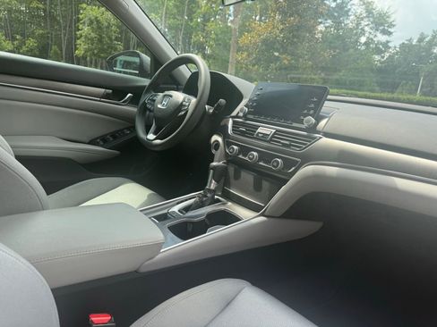 Used 2020 Honda Accord LX image 3