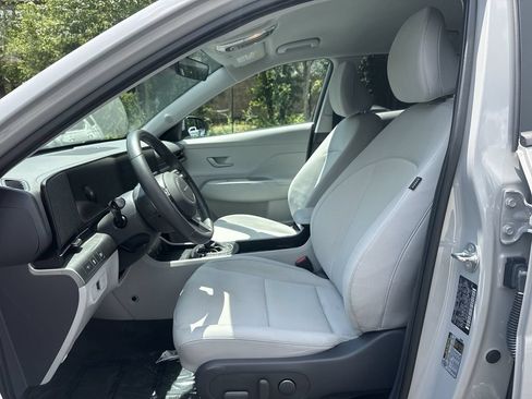 Used 2025 Hyundai Kona SEL AWD/4WD image 13