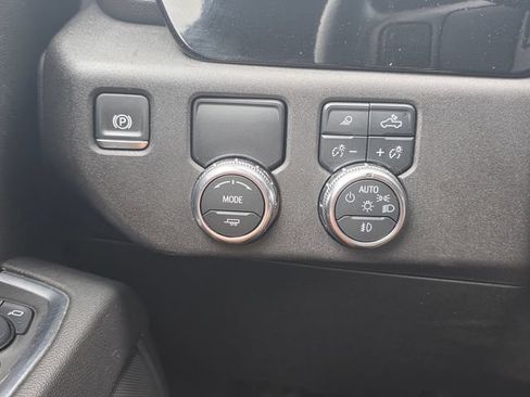 Used 2025 GMC Sierra 1500 SLT RWD image 30