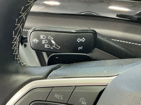 Used 2025 Volkswagen Atlas SE FWD image 8