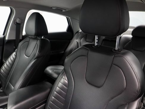 Certified 2024 Hyundai Elantra Limited image 29