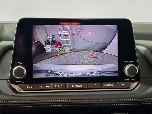 Used 2025 Nissan Rogue SV FWD image 28