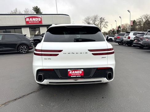 Used 2025 Genesis GV70 2.5T w/ Advanced Package image 11