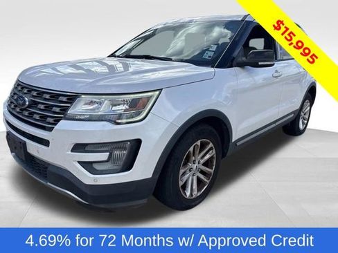 Used 2017 Ford Explorer XLT w/ Equipment Group 202A FWD image 1
