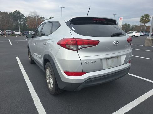 Used 2016 Hyundai Tucson SE image 5