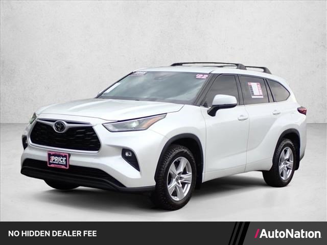 Used 2022 Toyota Highlander LE AWD/4WD image 1