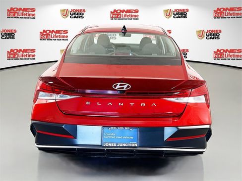 Certified 2024 Hyundai Elantra SEL w/ Convenience Package image 16