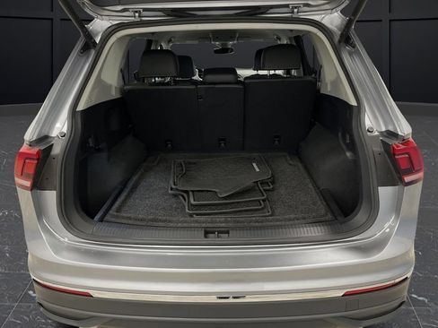 Used 2024 Volkswagen Tiguan SE image 14
