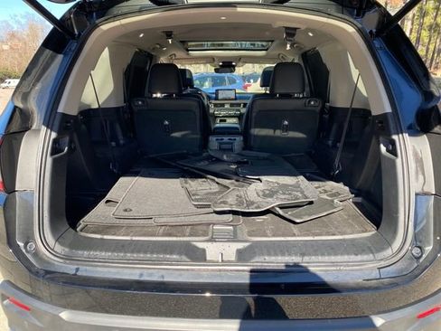 Used 2024 Honda Pilot Touring image 28
