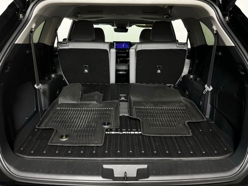 Certified 2026 Toyota Highlander Limited image 30