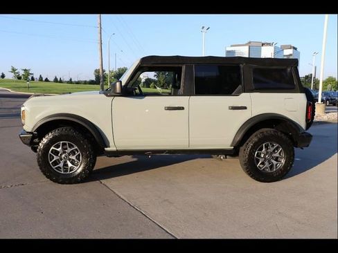 Used 2021 Ford Bronco Badlands image 3