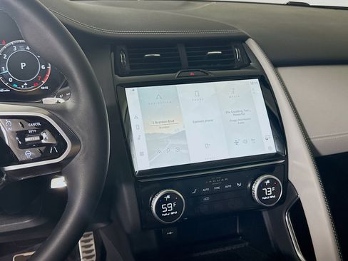 Used 2024 Jaguar E-PACE R-Dynamic SE image 18