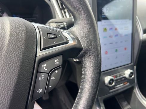 Used 2022 Ford Edge Titanium w/ Class II Trailer Tow Package image 11